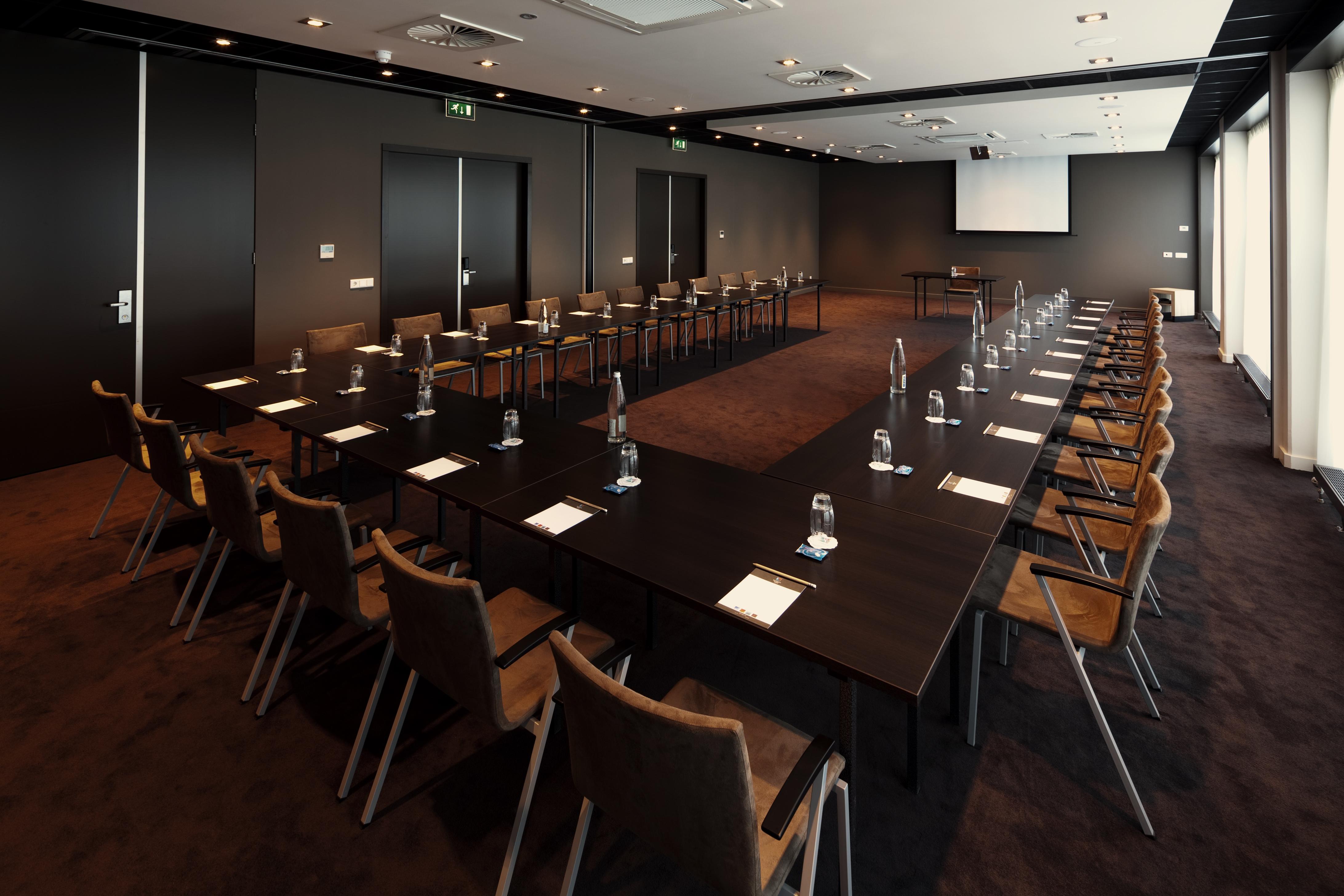 Fletcher Wellness-hotel Stadspark 4*